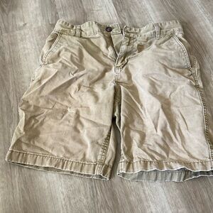Men’s khaki shorts